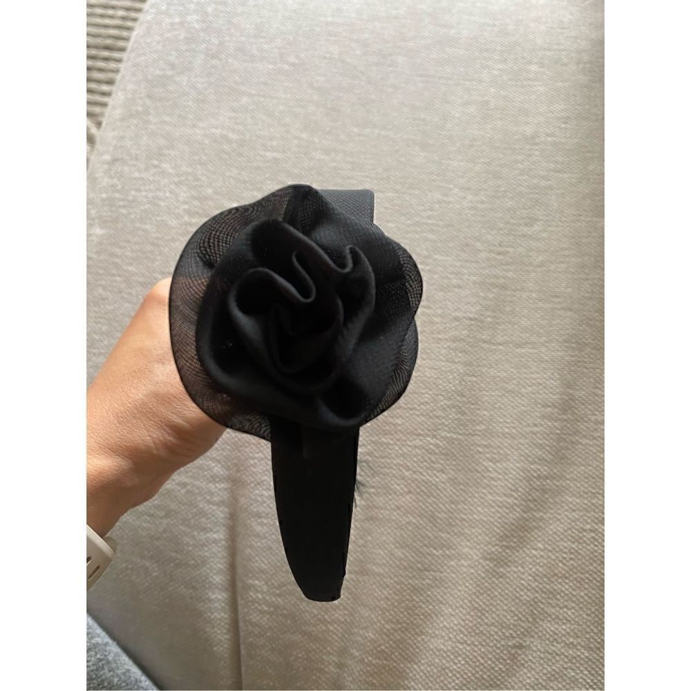 Black rose floral headband - Picture 3 of 4